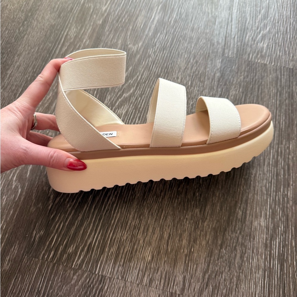 Steve Madden Platform Sandals NWT Size 7